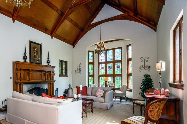 Middle Polo Drive, 733_living room.jpg